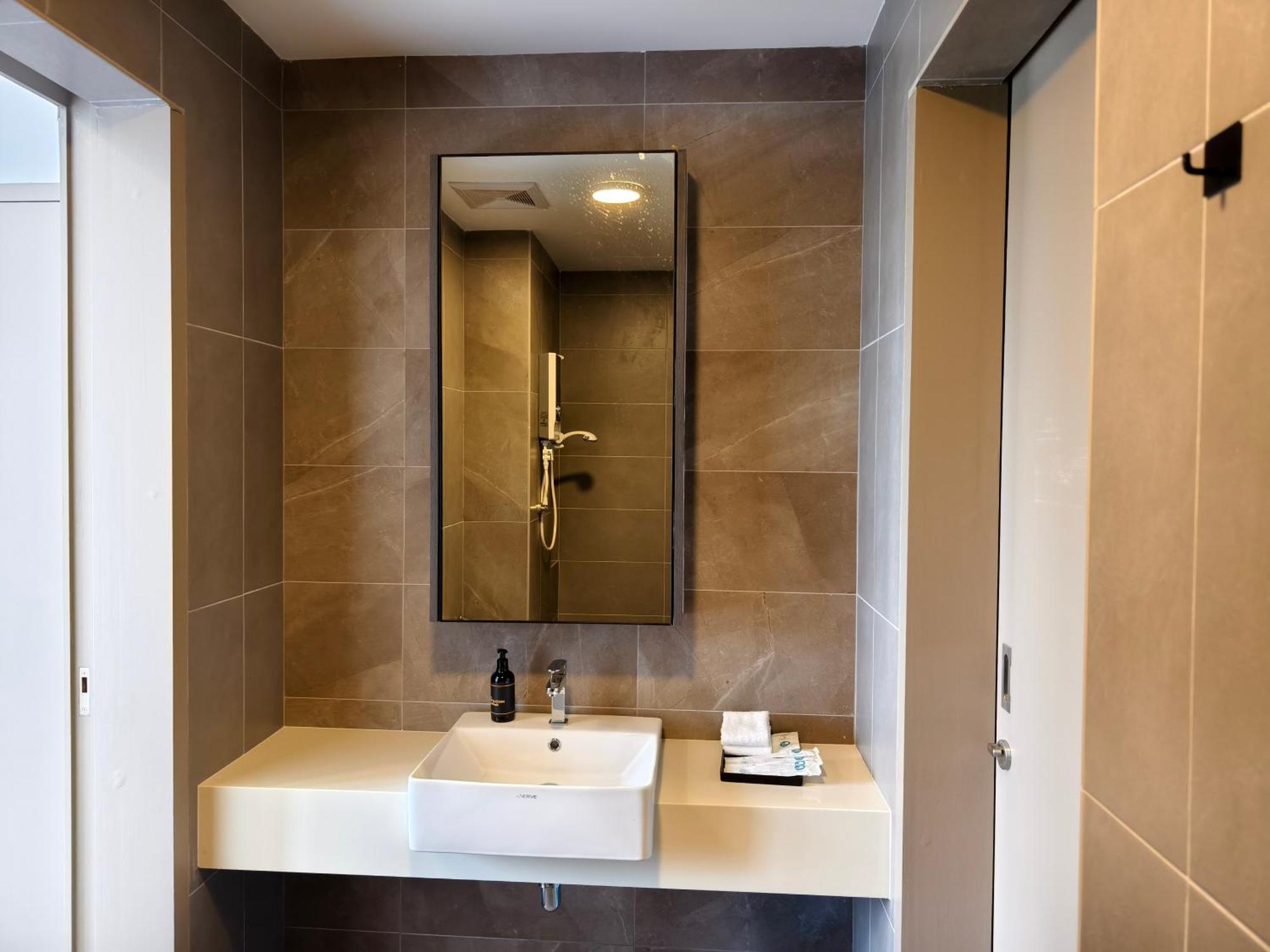 Mossaz Suites Empire City By Starwood Petaling Jaya Exterior foto