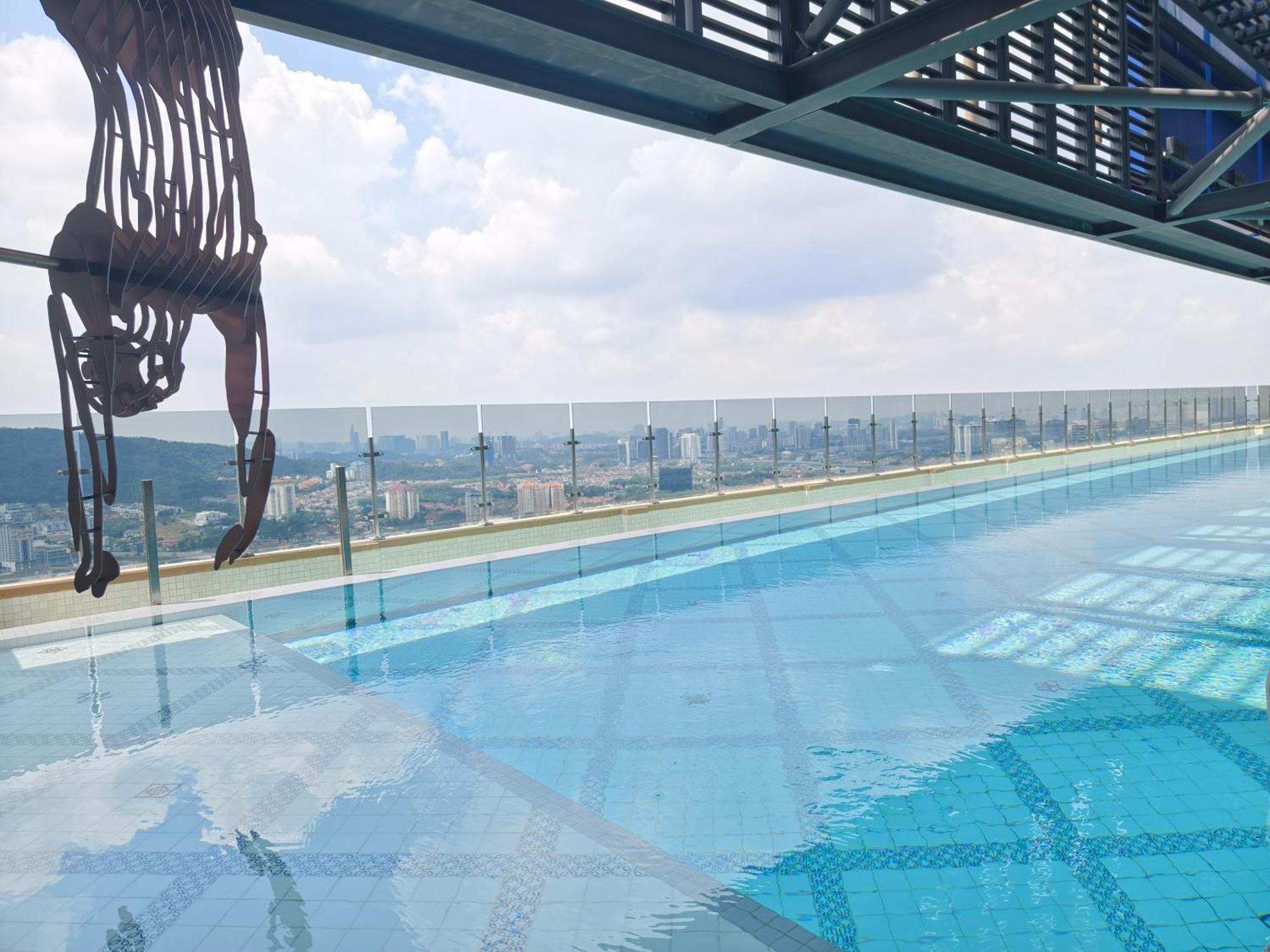 Mossaz Suites Empire City By Starwood Petaling Jaya Exterior foto